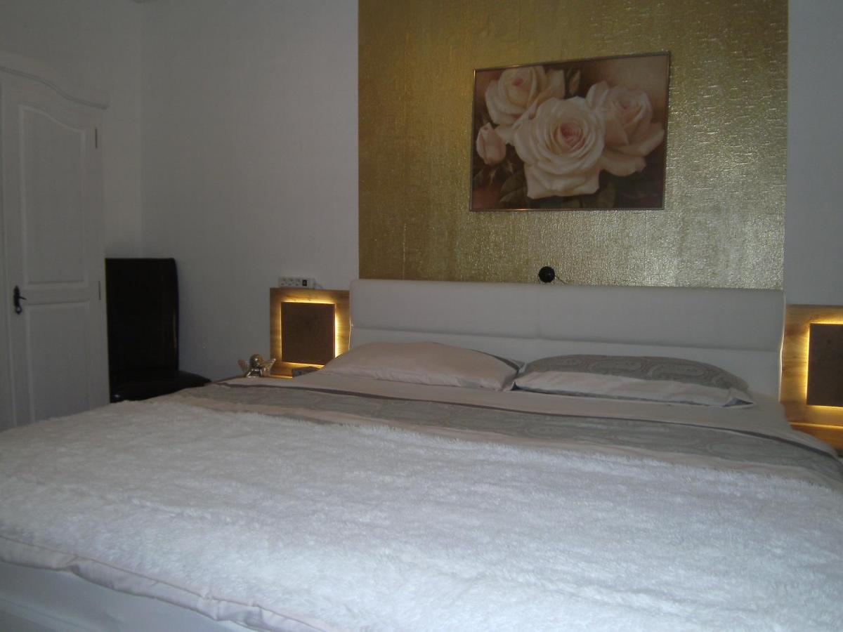 Ferienwohnung Rosentraum Oberotterbach Εξωτερικό φωτογραφία